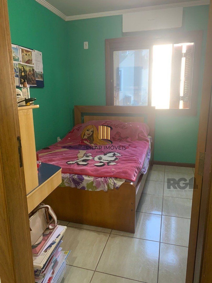 Casa 3 dormitórios no bairro Hípica