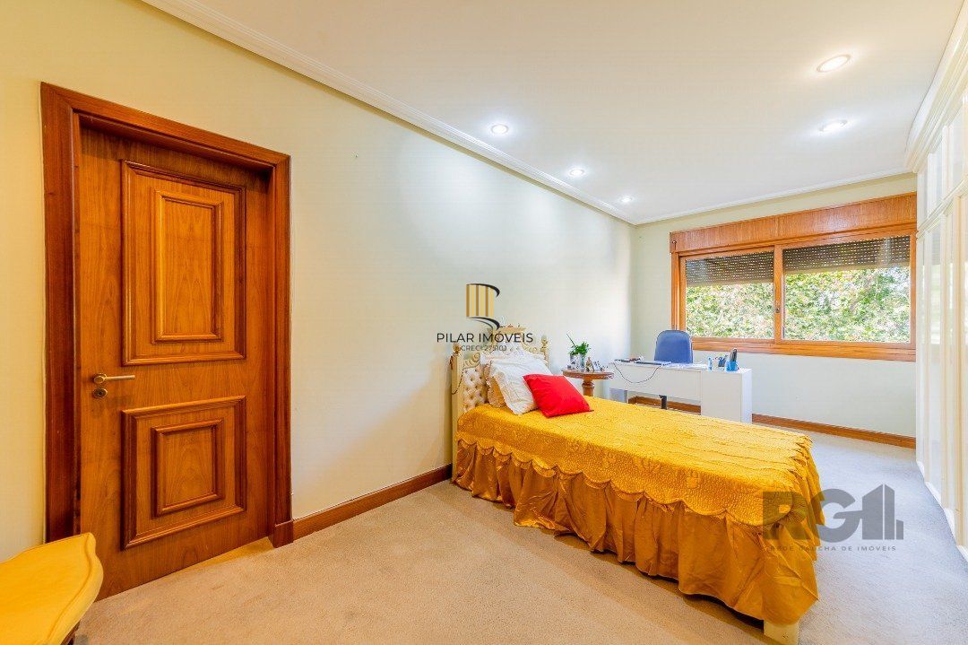 Apartamento 4 dormitórios no bairro Moinhos de Vento