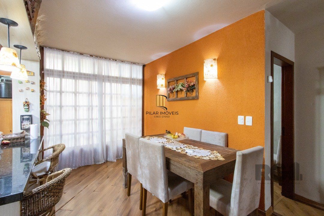Casa em condomínio, 135m² privativos, 3 quartos, 2 vagas - Bairro Glória