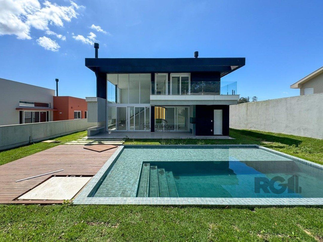 Casa Condominio para Venda - 300m², 4 dormitórios, sendo 4 suites, 2 vagas - Alphaville