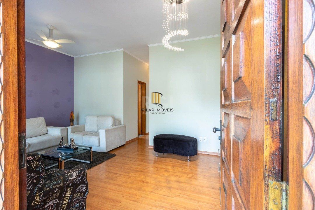 Casa para Venda - 213m², 2 dormitórios, sendo 1 suites, 2 vagas - Hípica