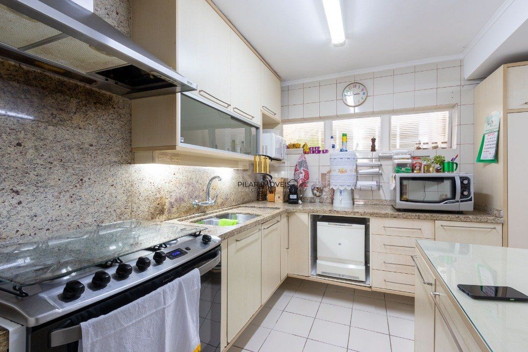 Casa Condominio para Venda - 300m², 4 dormitórios, sendo 2 suites, 2 vagas - Ipanema