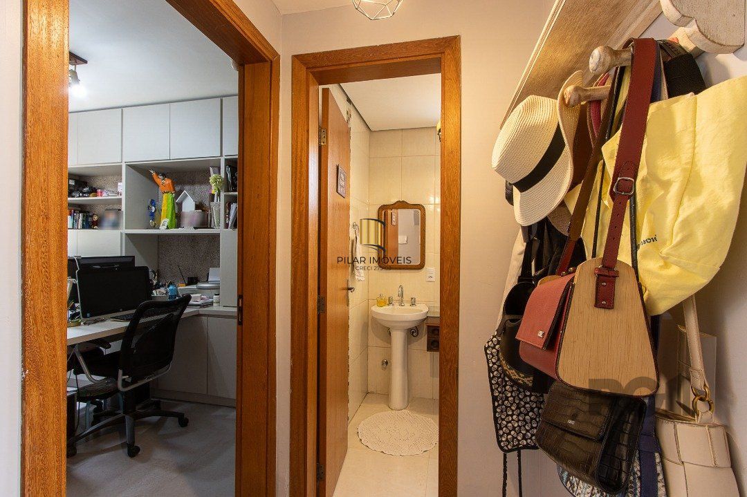 Casa para Venda - 132.55m², 3 dormitórios, sendo 1 suite, 5 vagas - Teresópolis