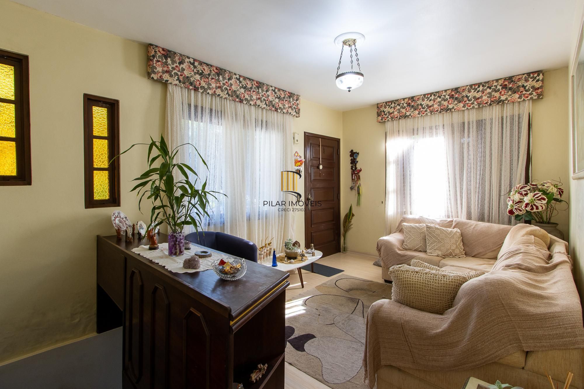 **Casa de 05 dormitórios, 03 suítes, 06 Banheiros, com 315,10m² privativos na Vila Conceição, Porto Alegre, RS**