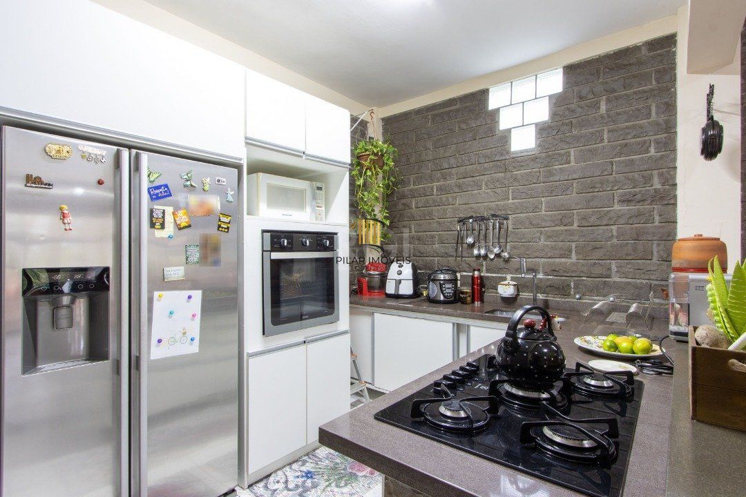 Casa 4 dormitórios no bairro Hípica