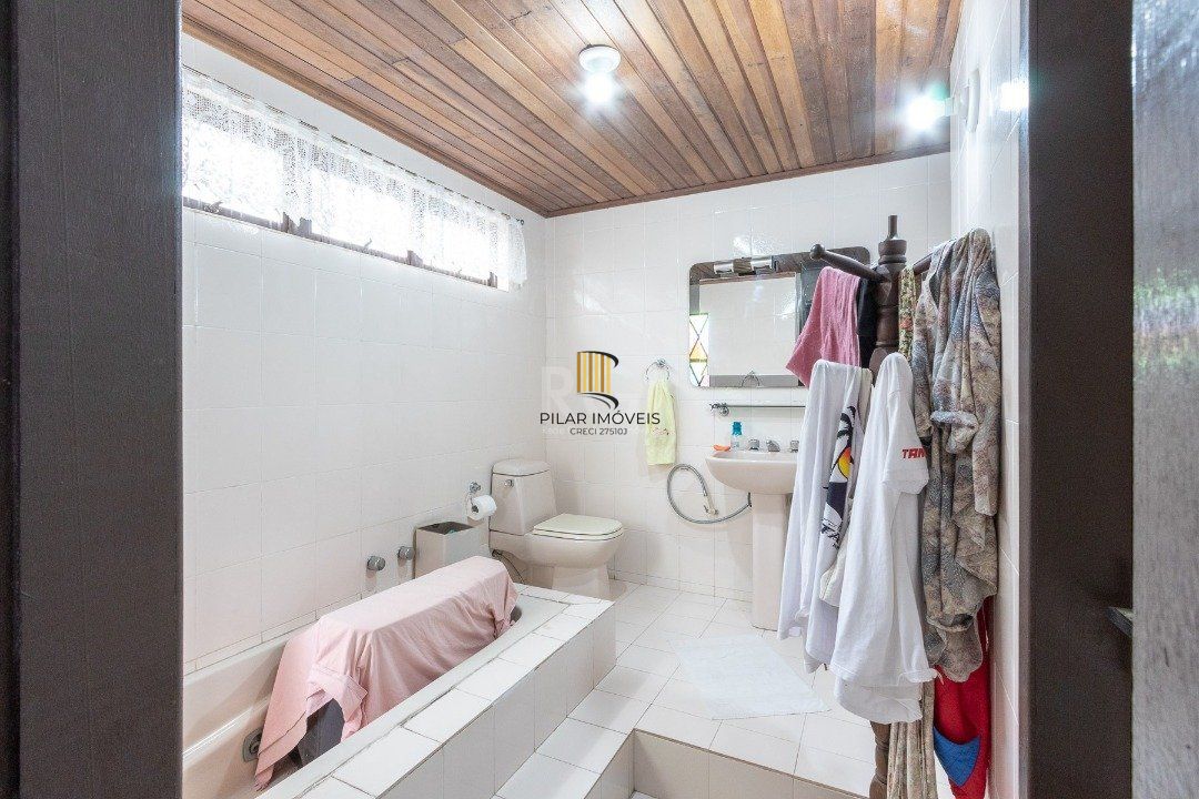 Casa para Venda - 200m², 3 dormitórios, sendo 1 suites, 1 vaga - Aberta dos Morros