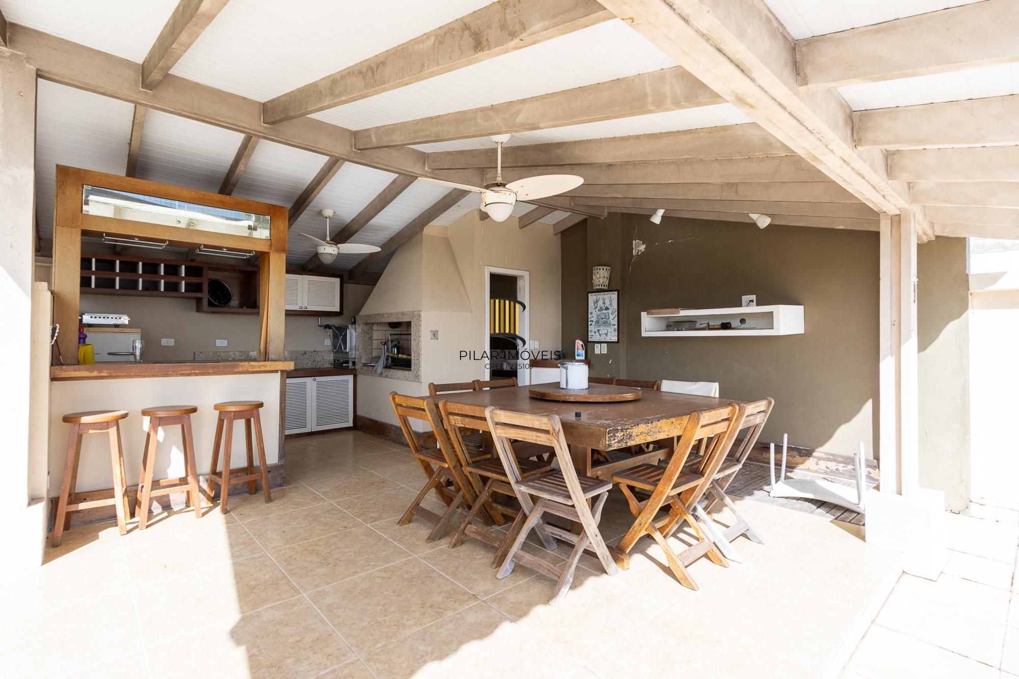 Residência em endereço nobre na Vila Assunção, com vista privilegiada para o Guaíba e clubes náuticos!