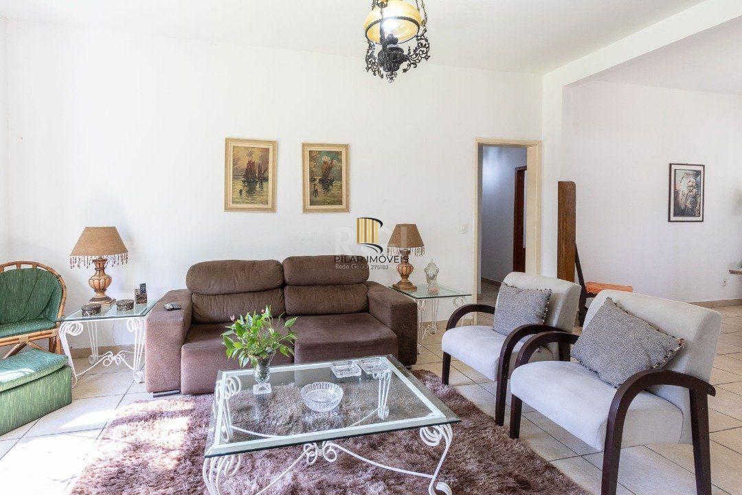 Casa para Venda - 250m², 3 dormitórios, sendo 1 suites, 3 vagas - Tristeza