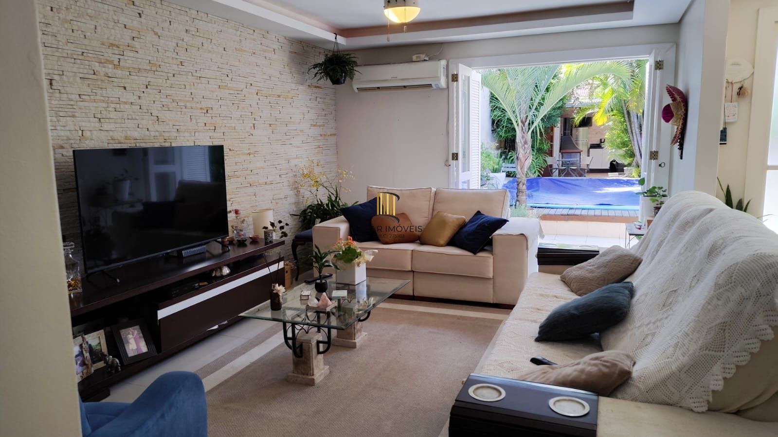 Casa térrea, 2 dormitórios, 1 suíte e 2 vagas no bairro Aberta dos Morros. - Pilar Imóveis