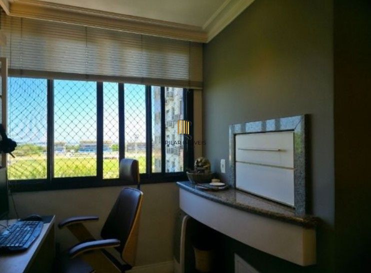 Apartamento  com 2 dormitórios, lavabo, banho social e churrasqueira integrada.