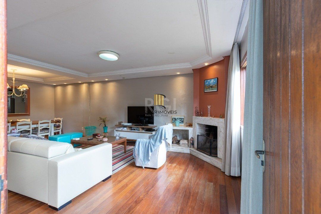 Casa para Venda - 246m², 3 dormitórios, sendo 1 suites, 3 vagas - Imperial Parque