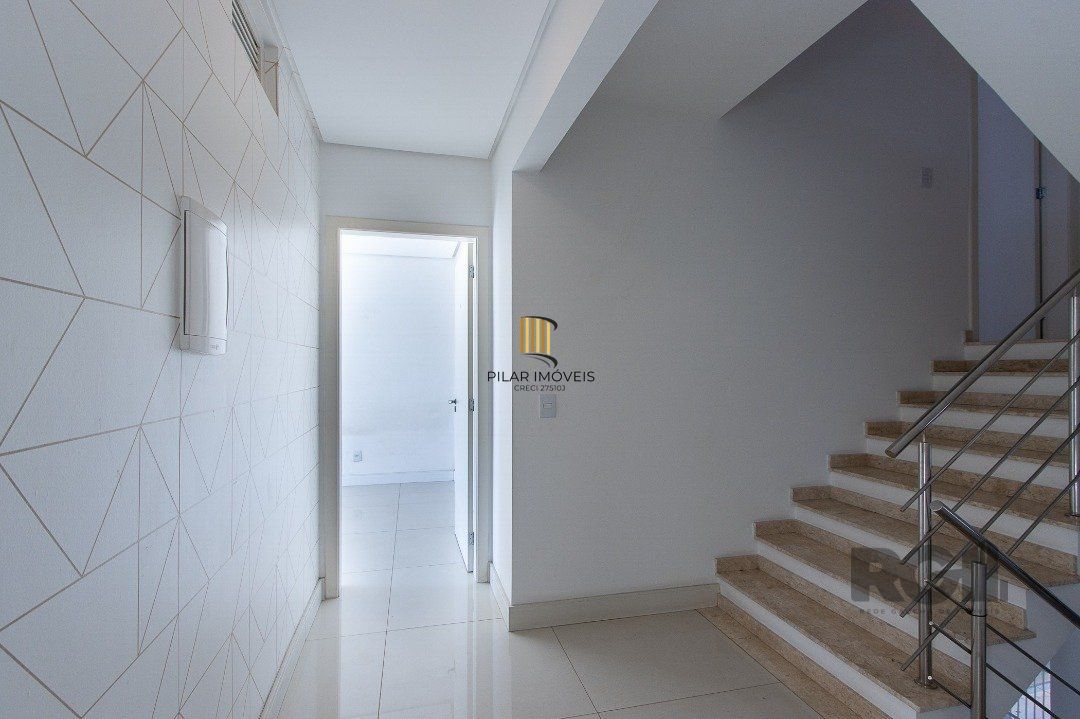 Casa 4 dormitórios no bairro Nonoai