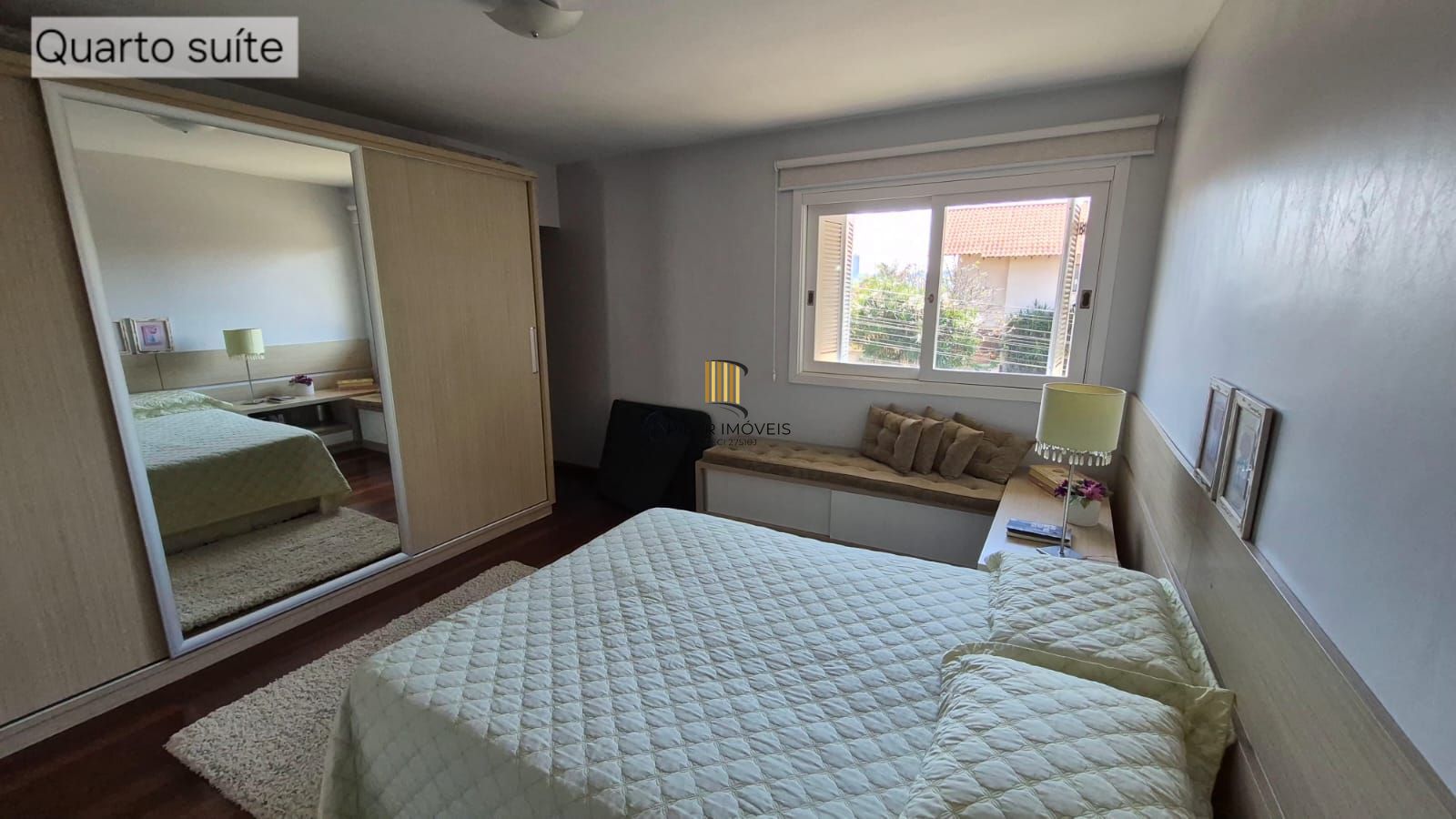 Excelente casa de 4 dormitórios, 1 suíte e 2 vagas em Novo Hamburgo.