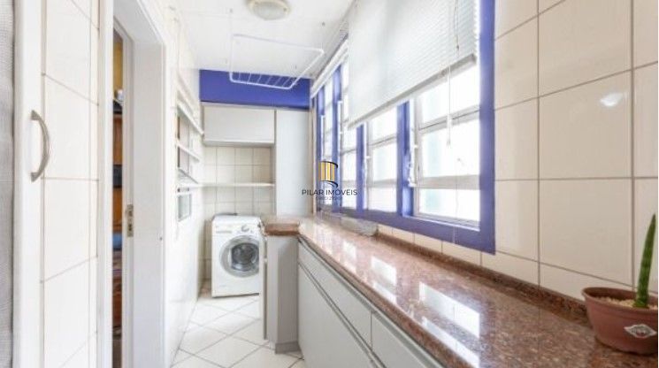 Apartamento amplo e bem localizado no Menino Deus!!