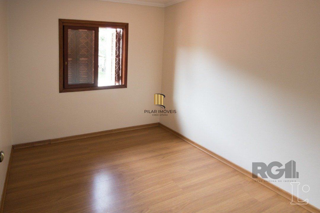 Casa 3 dormitórios no bairro Hípica
