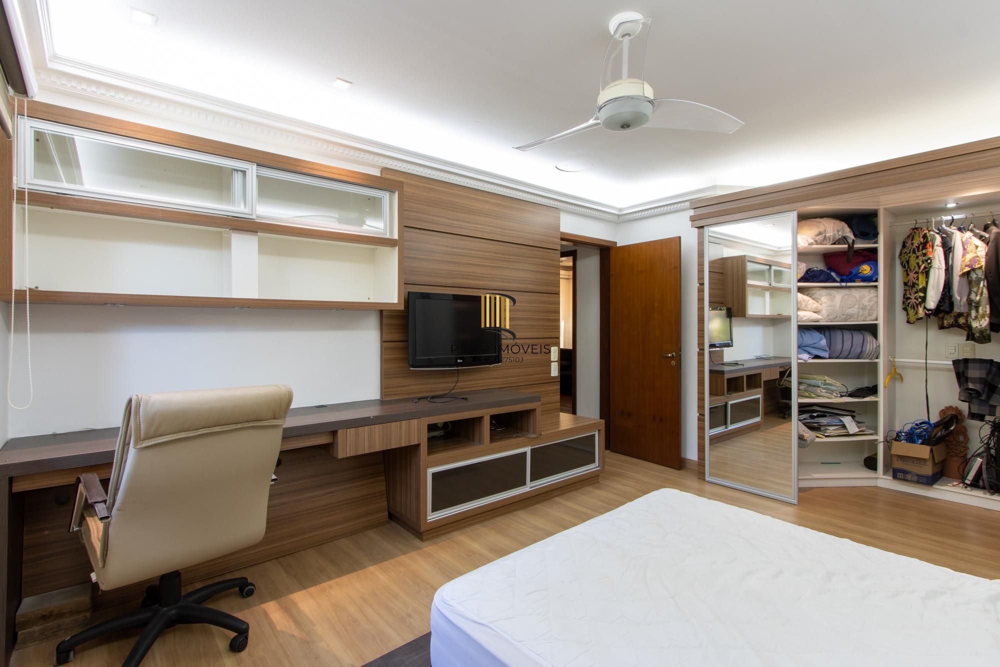 Excelente Casa em Condominio Fechado com 440,60m Dormitórios, sendo 2 Suítess