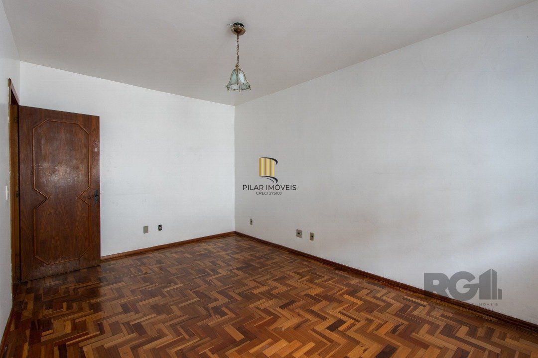 Casa 4 dormitórios no bairro Nonoai