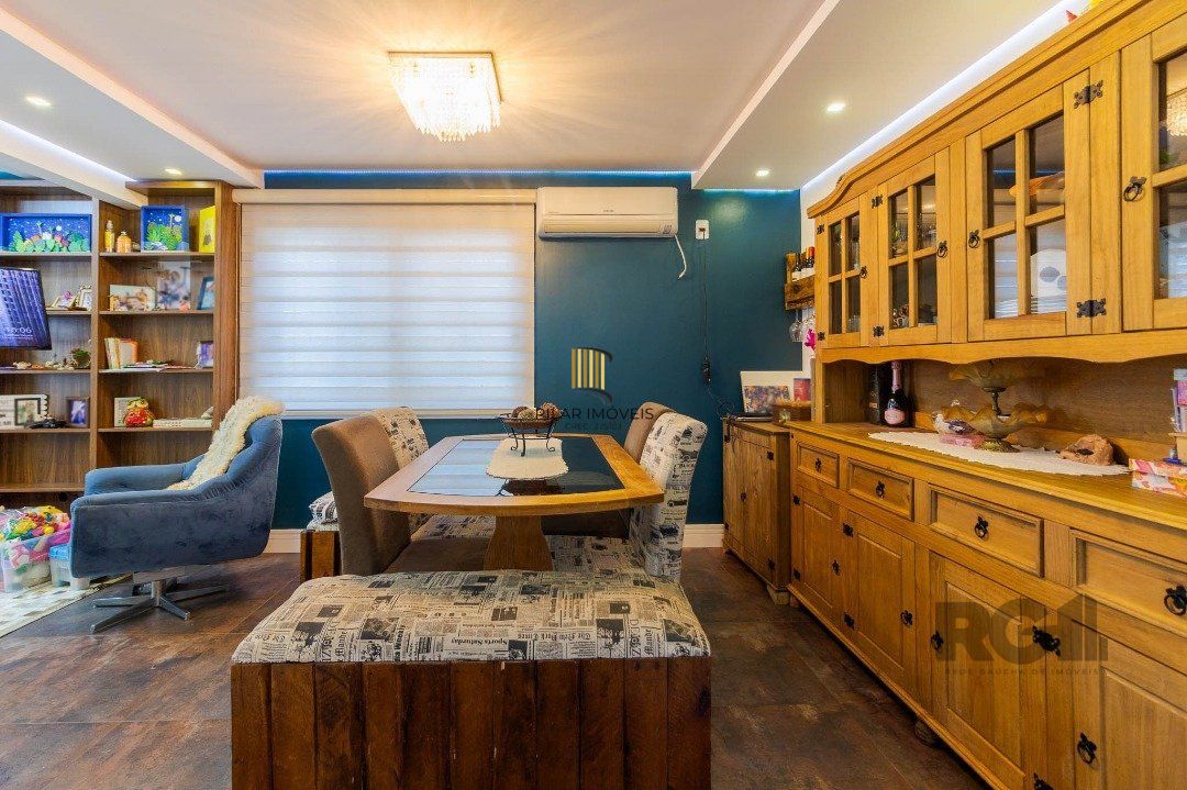Casa em condomínio, 3 quartos, 1 suite, lareira, churrasqueira, 1 vaga - Bairro Tristeza