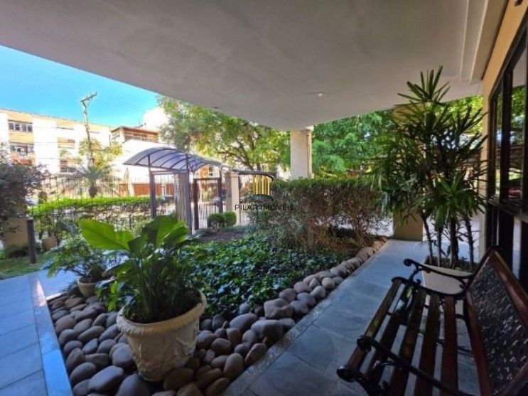 Apartamento  com 2 dormitórios, lavabo, banho social e churrasqueira integrada.