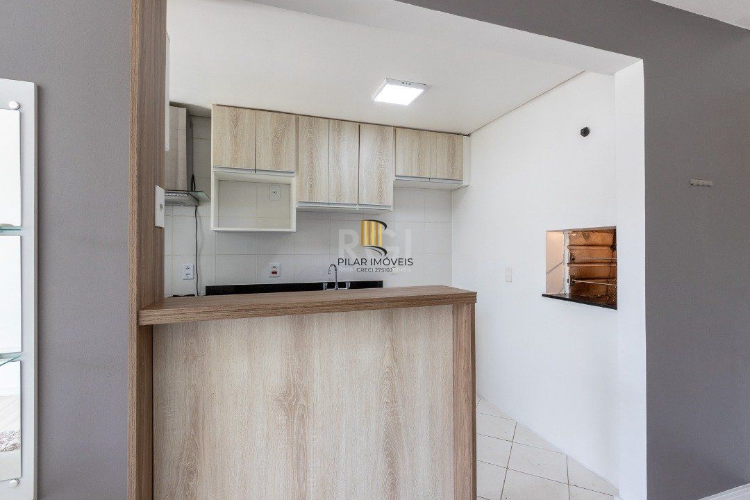 APARTAMENTO SEMIMOBILIADO