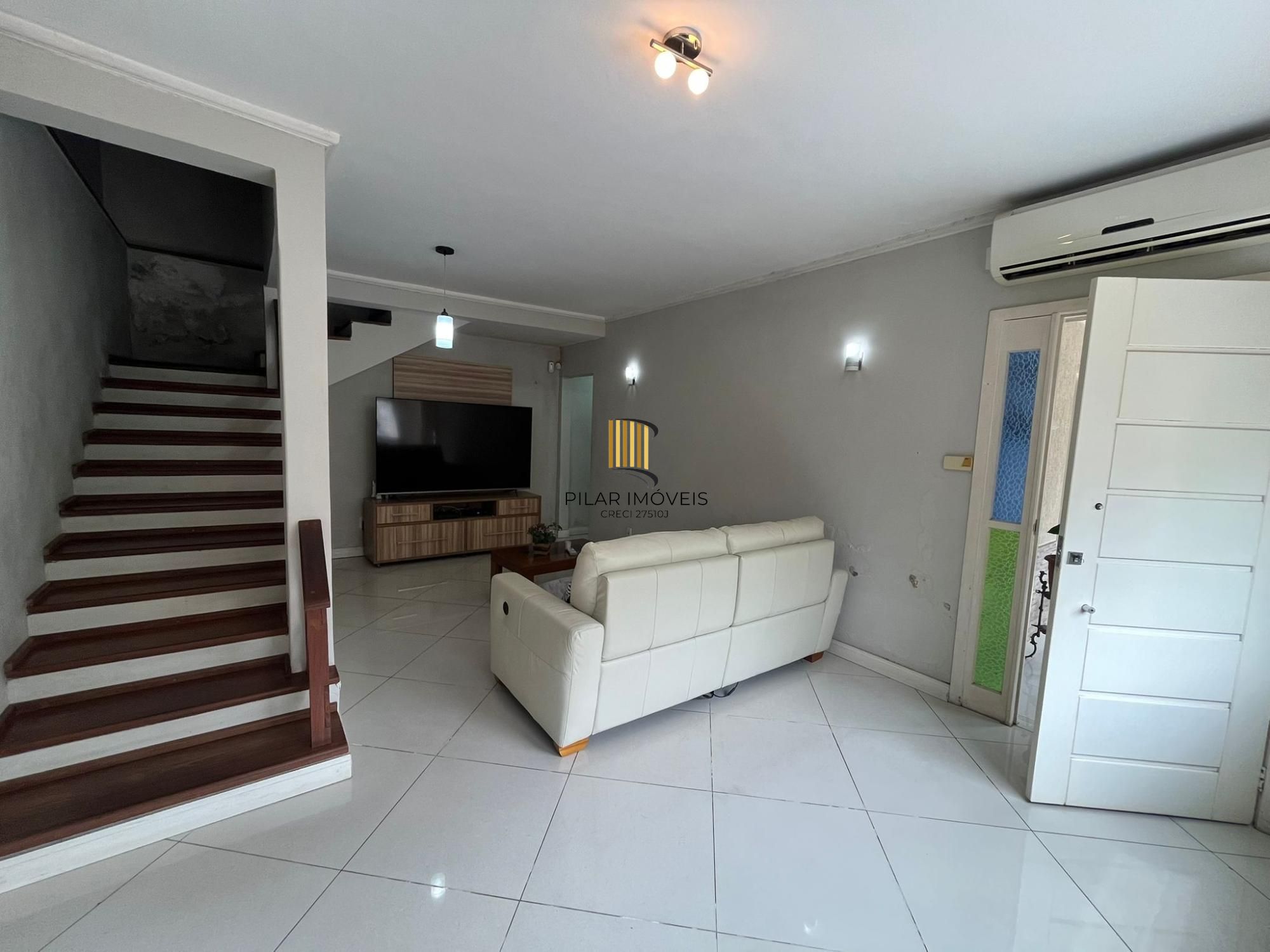 Duas casas no mesmo terreno – conforto, espaço e excelente localização!