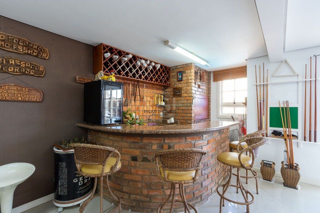 Casa Condominio para Venda - 300m², 4 dormitórios, sendo 2 suites, 2 vagas - Ipanema