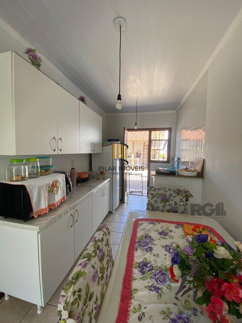 Charmosa Casa à Venda na Hípica, Porto Alegre