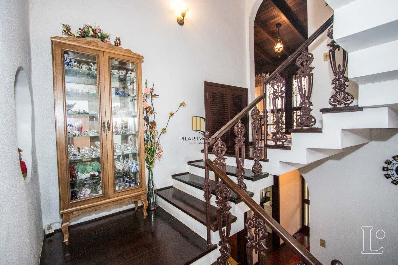 Casa para Venda - 485m², 4 dormitórios, sendo 1 suites, 3 vagas - Cristal