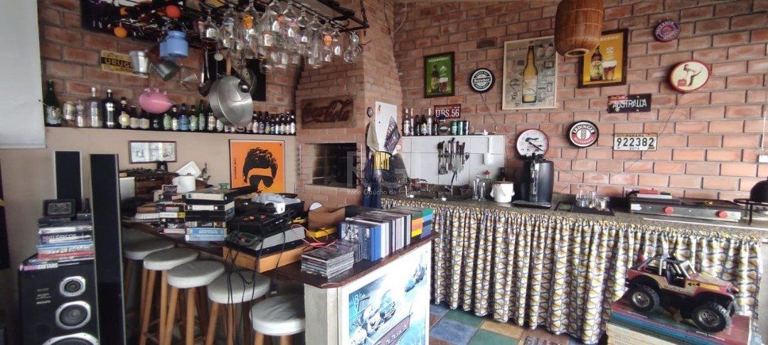 Casa para Venda - 250m², 3 dormitórios, sendo 1 suites, 2 vagas - Ipanema