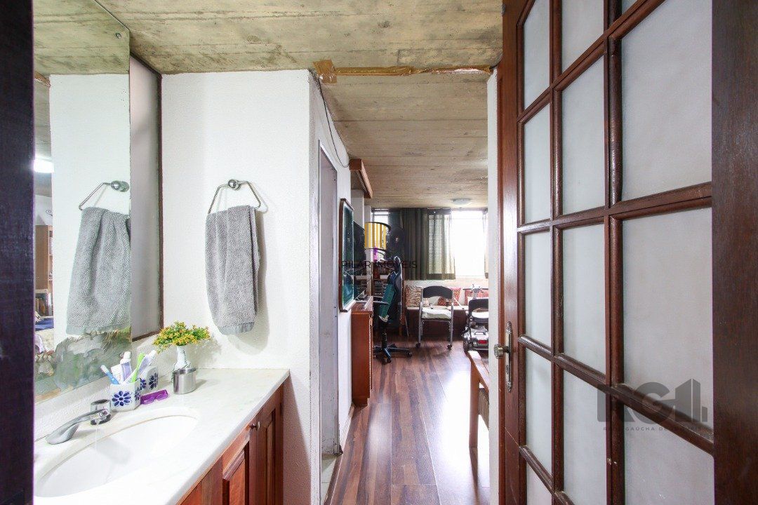 Casa para Venda - 393m², 4 dormitórios, sendo 2 suites, 4 vagas - Ipanema