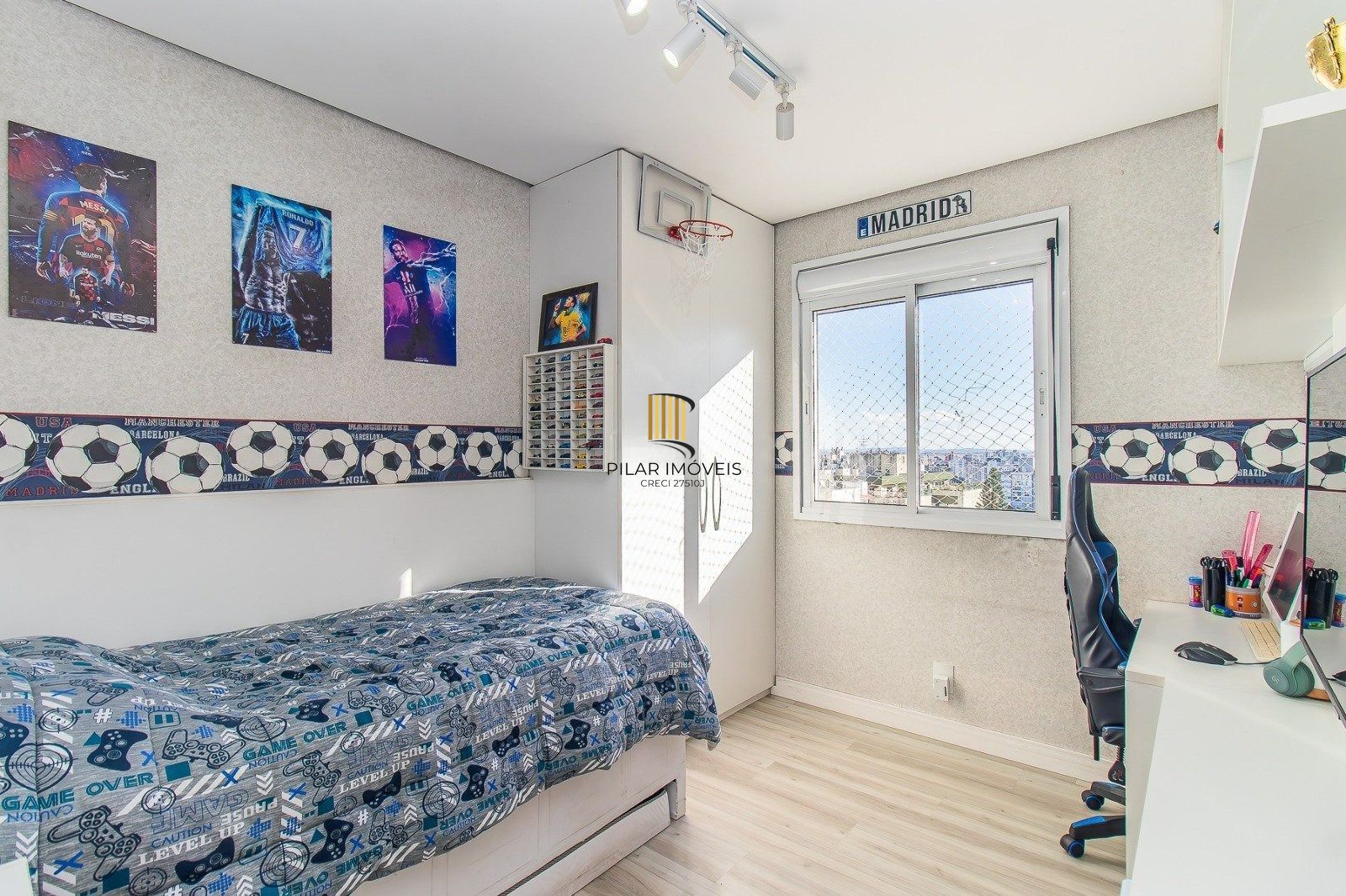 Apartamento de 3 dormitorios 1 suite e 2 vagas no Petrópolis