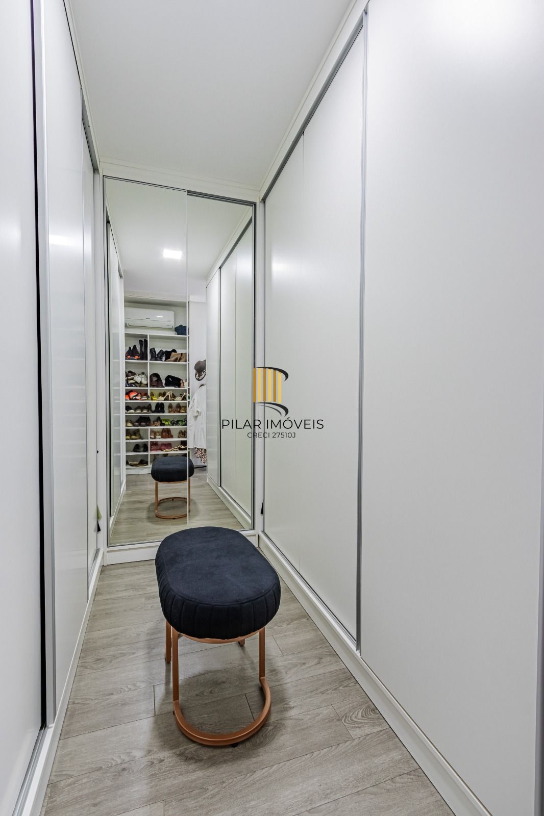 Casa de Condomínio 4 dormitórios no bairro São Vicente