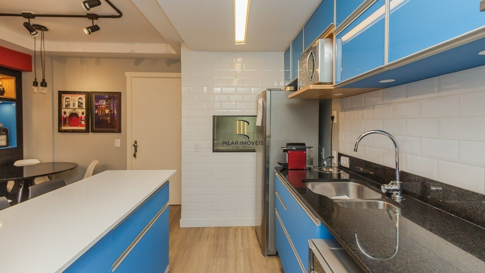 Apartamento 2 dormitórios, 1 suíte, 2 vagas, Petrópolis, Porto Alegre.