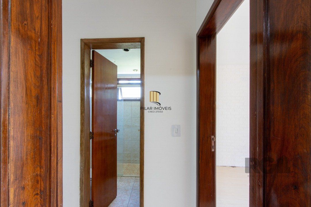 Apartamento, 2 dormitórios, bairro Cristal.