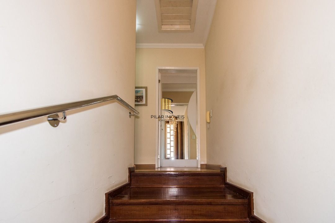 Casa para Venda - 393.58m², 4 dormitórios, sendo 2 suites, 6 vagas - Vila Assunção