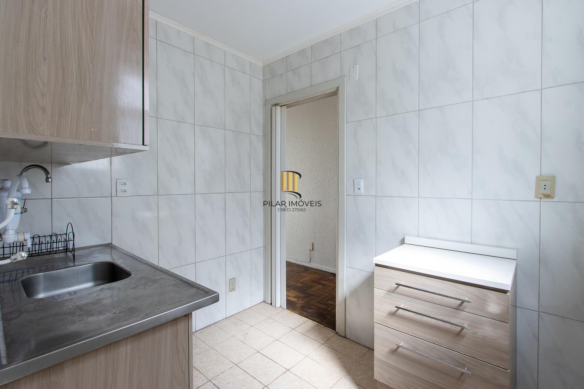 APARTAMENTO 4 QUARTOS DESOCUPADO - BAIRRO MENINO DEUS