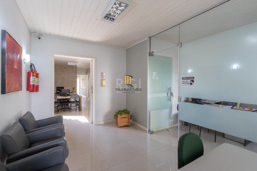 Casa para Venda - 199.62m², 5 dormitórios, 15 vagas - Tristeza