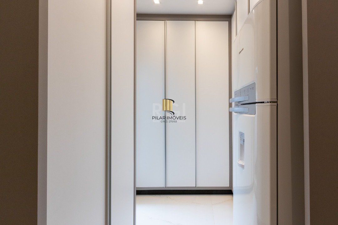 Casa Condominio para Venda - 239.3m², 3 dormitórios, sendo 2 suites, 6 vagas - Distrito Industrial
