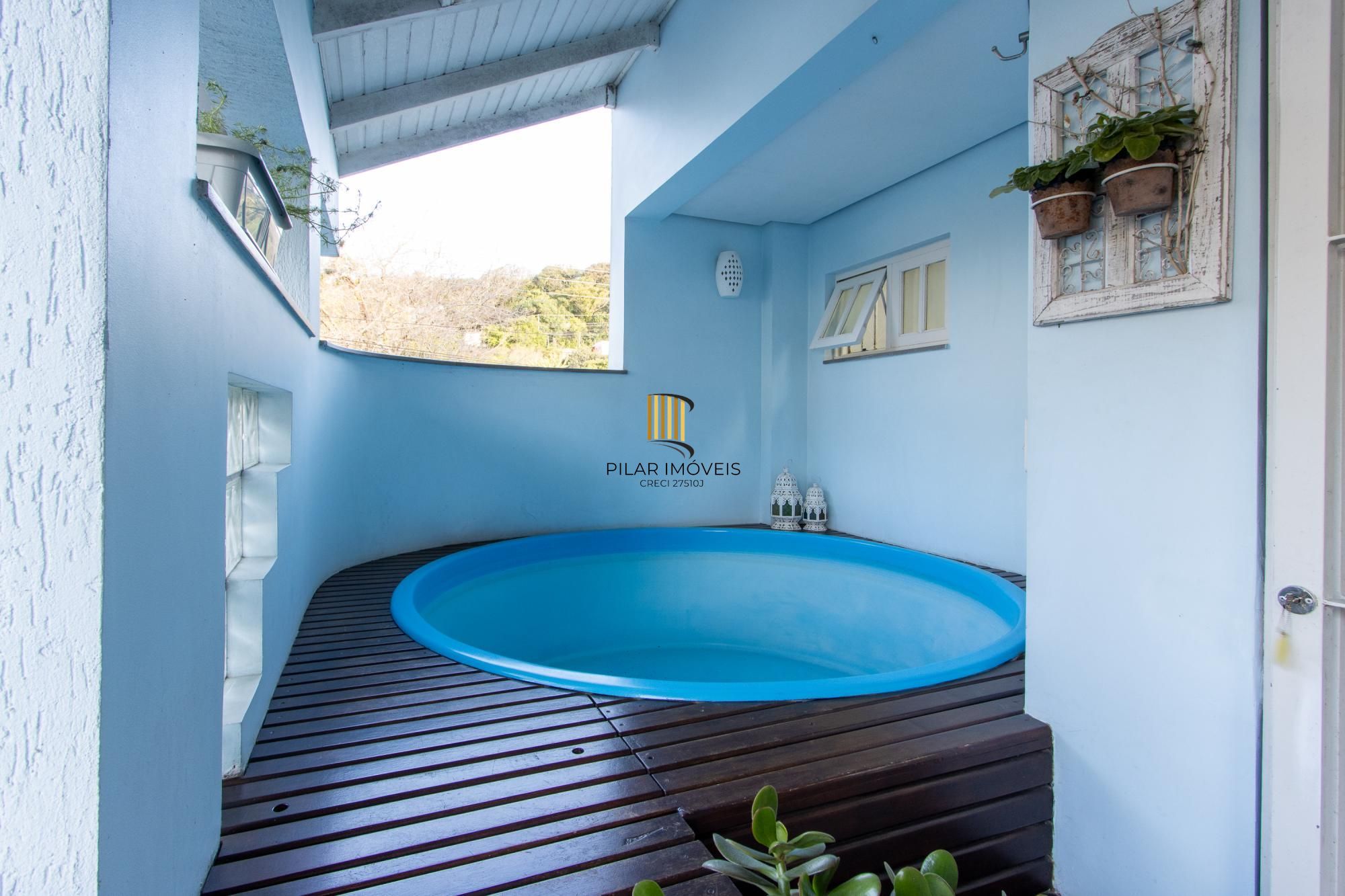 Oportunidade - Casa  Confortável de 3 Dormitórios na Zona Sul de Porto Alegre.