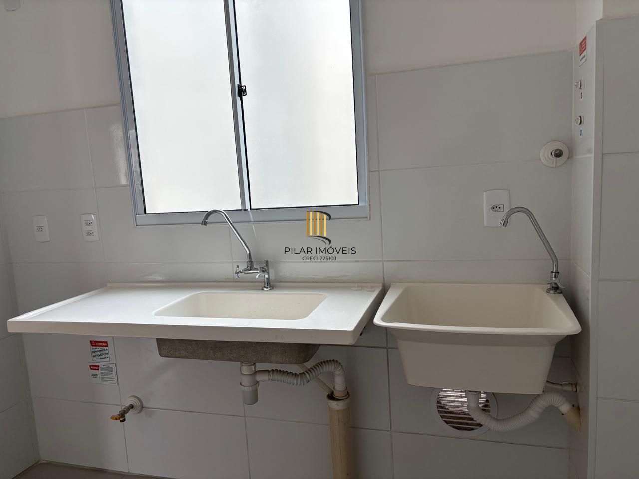 Apartamento 2 dorm, 1 banheiro e vaga escriturada - bairro Morro Santana