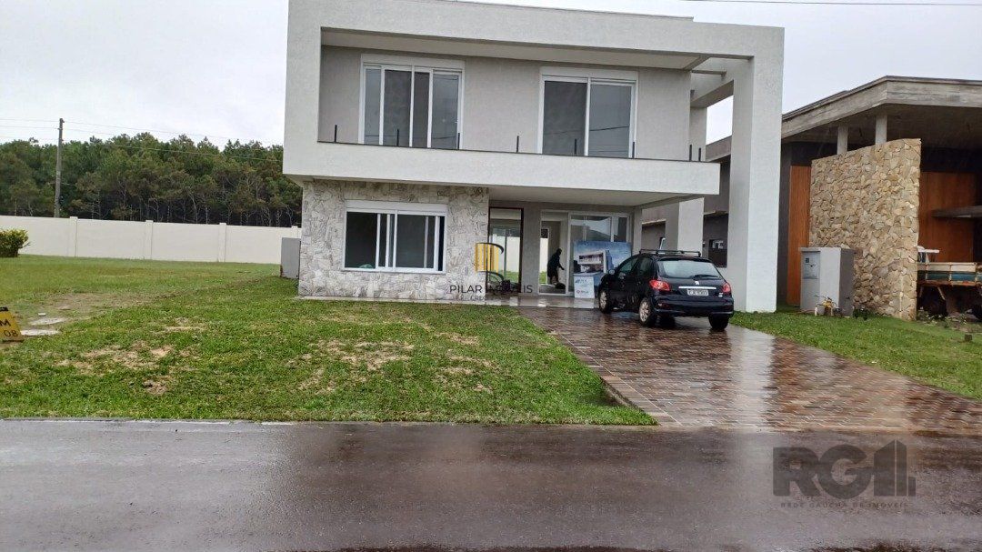 Casa de Condomínio 4 dormitórios no bairro Praia da Conceição
