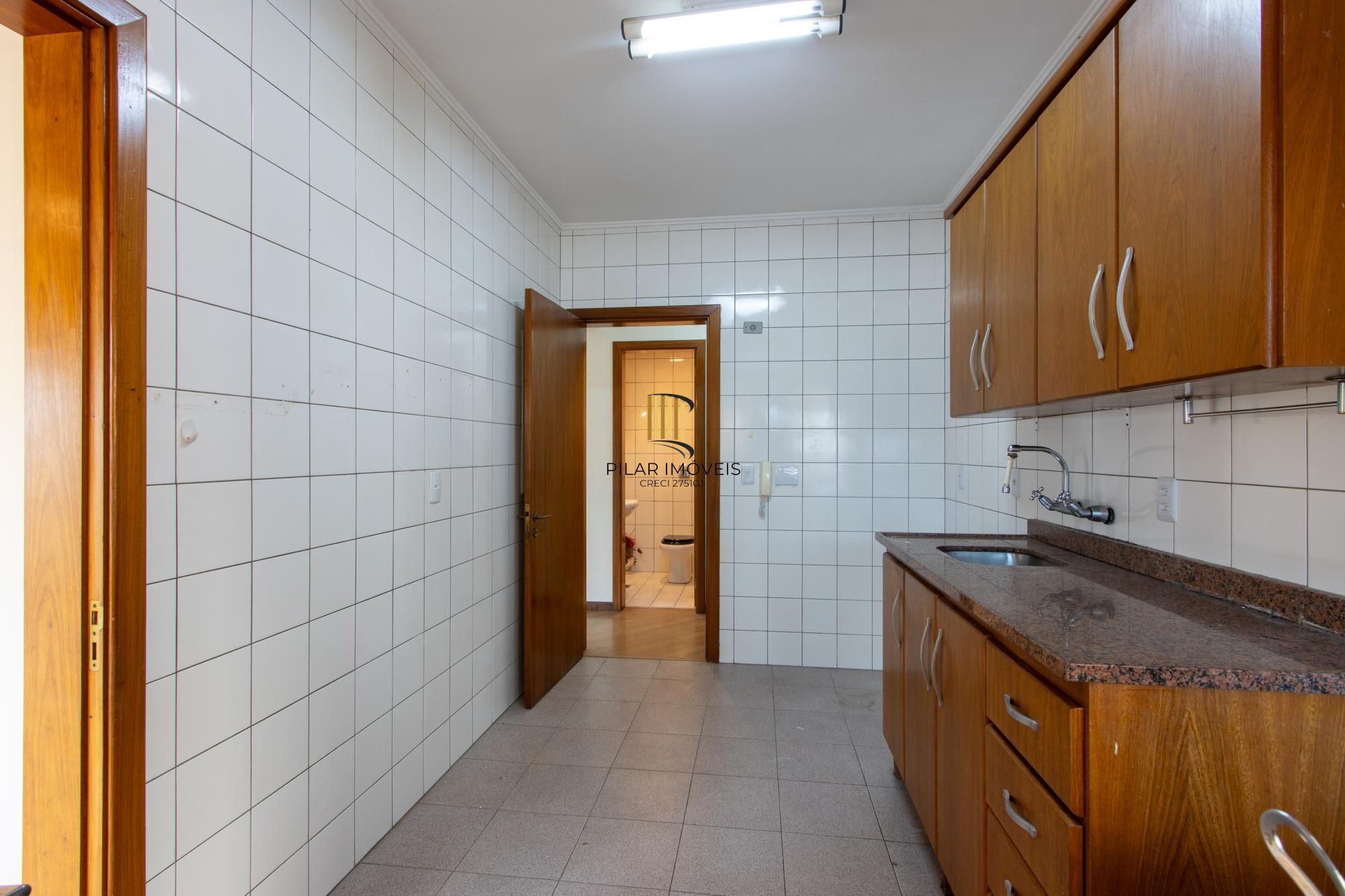 Apartamento 3 dormitórios no bairro Menino Deus