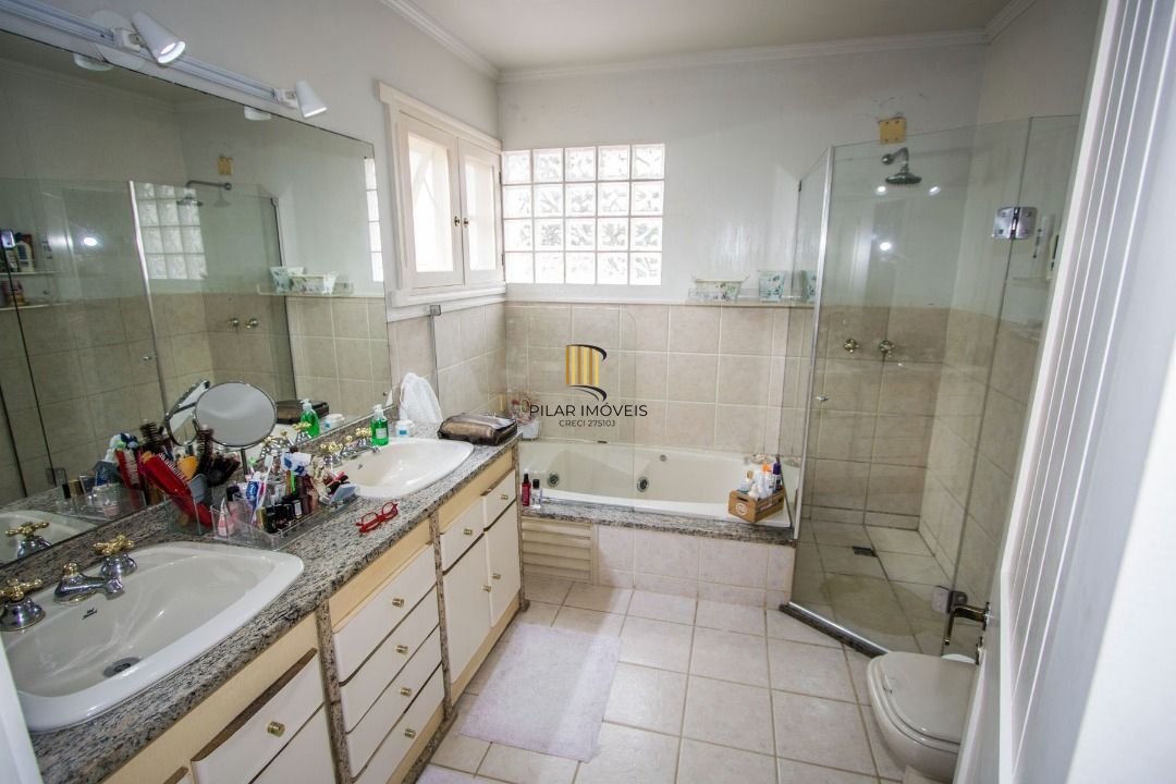 Casa para Venda - 489m², 4 dormitórios, sendo 2 suites, 3 vagas - Cristal