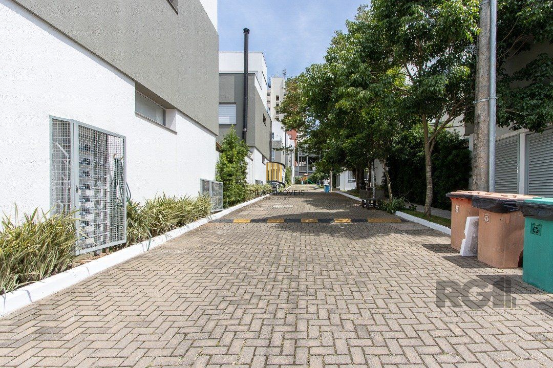 Casa em Condomínio, 197m², 3dormitórios, bairro Glória