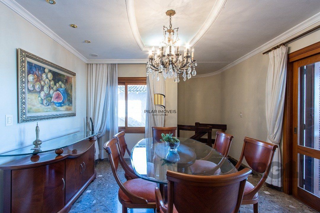 Casa para Venda - 450m², 4 dormitórios, sendo 4 suites, 5 vagas - Vila Assunção