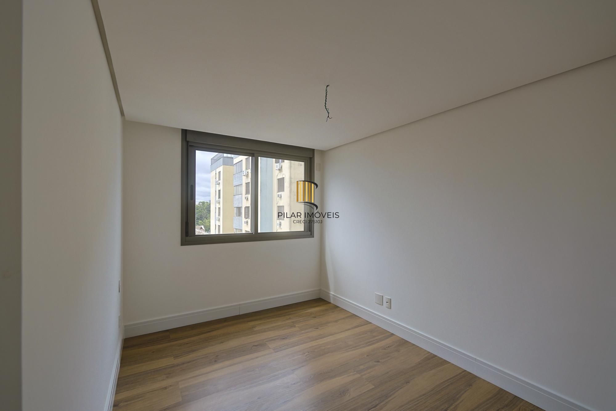 Apartamento com 217m² e 3 dormitórios no bairro Tristeza em PORTO ALEGRE para Comprar