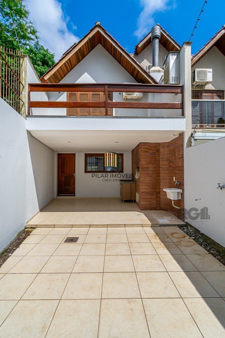 Casa 3 dormitórios no bairro Espírito Santo