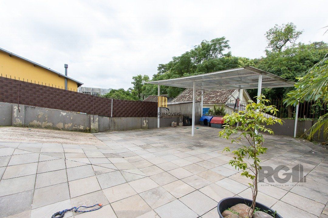 Casa para Venda - 132.55m², 3 dormitórios, sendo 1 suite, 5 vagas - Teresópolis