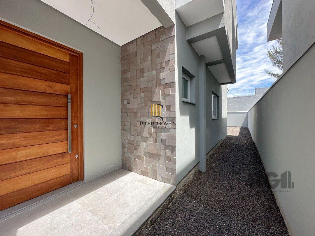 Casa 3 dormitórios no bairro Zona Nova