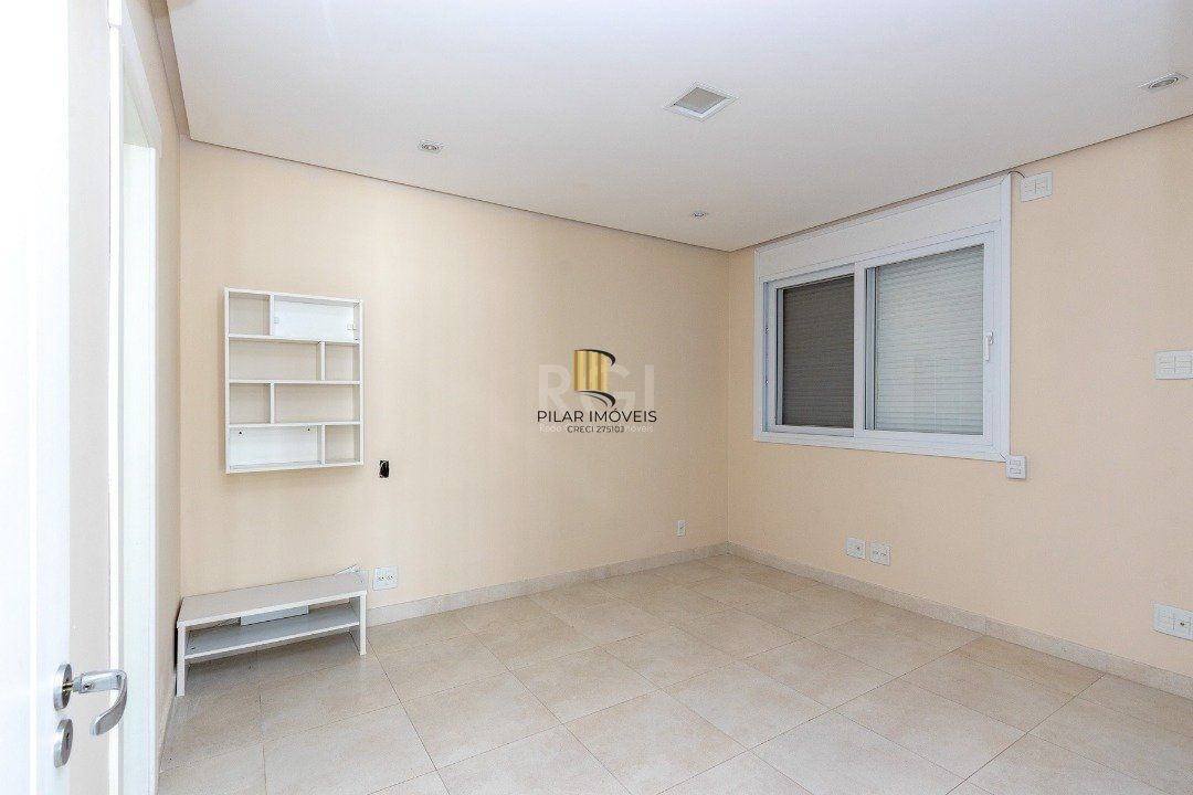 Casa de Condomínio 4 dormitórios no bairro Belém Novo